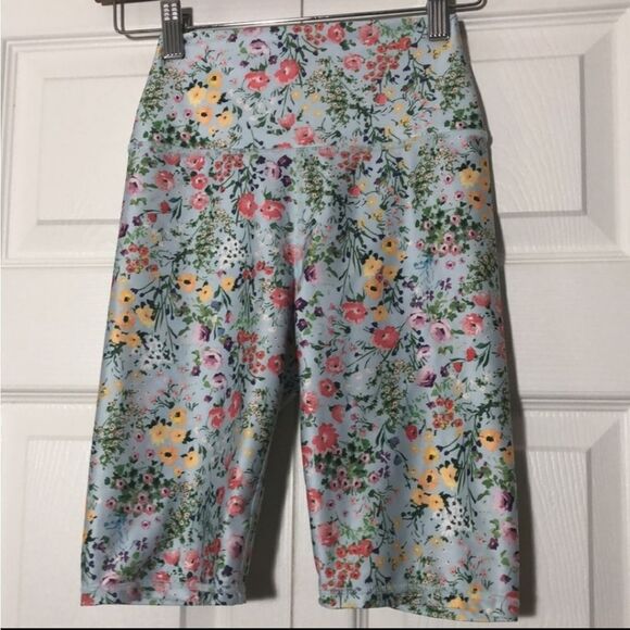 Alice + Olivia High wasted biker shorts XS - Picture 2 of 7